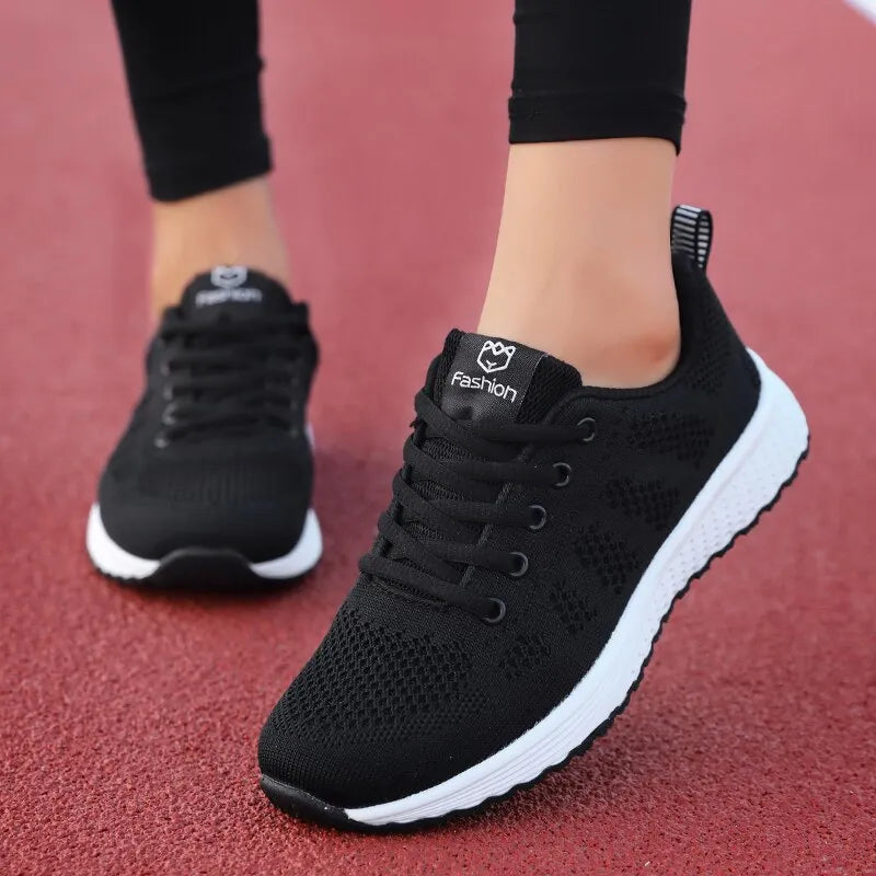 Ultra-light and comfortable sneakers