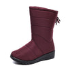 Lined and waterproof high winter boots